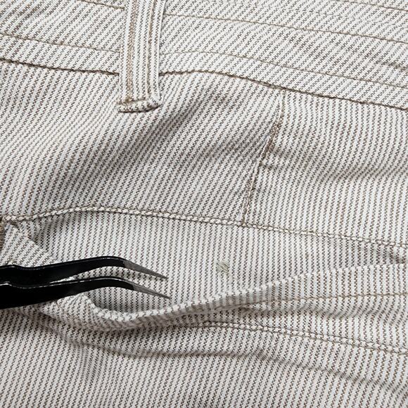 Gloria Vanderbilt Pants Womens 10 Tan White Striped Double Button Capri Cuffed - Picture 4 of 13